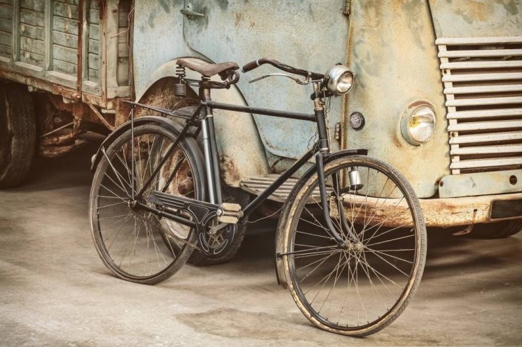 retro-oude-fiets-met-vrachtwagen-op-fotobehang_9.jpg