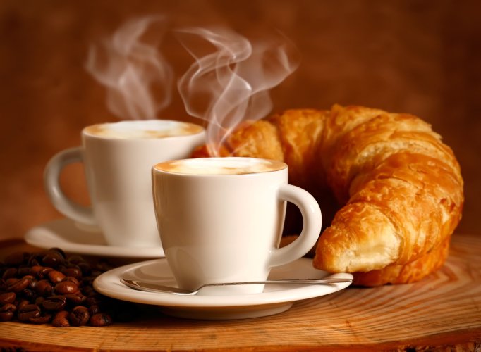 petit-dejeuner,-tasse-de-cafe,-croissant-199148.jpg