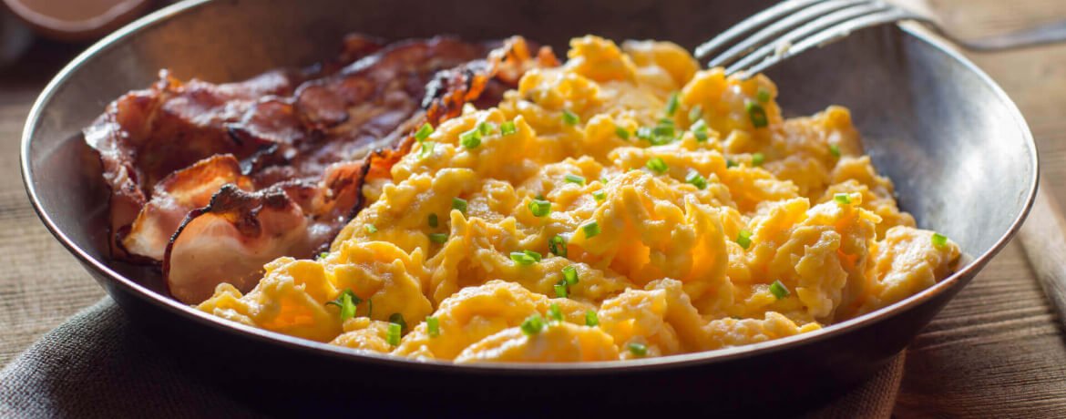 ruehrei-mit-krossen-baconstreifen-124696.jpg